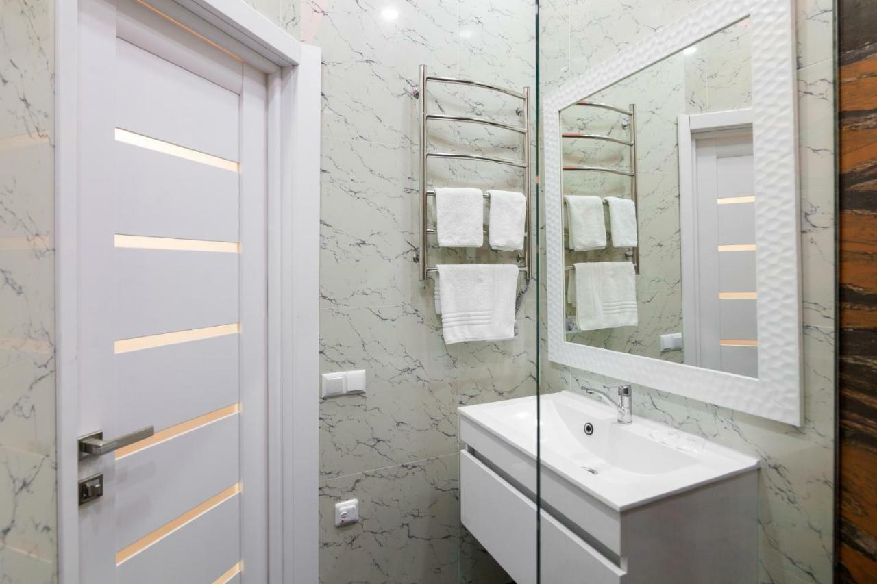 לבוב Leogrand One-Bedroom Apartments On Tugan-Baranovskogo 24 מראה חיצוני תמונה